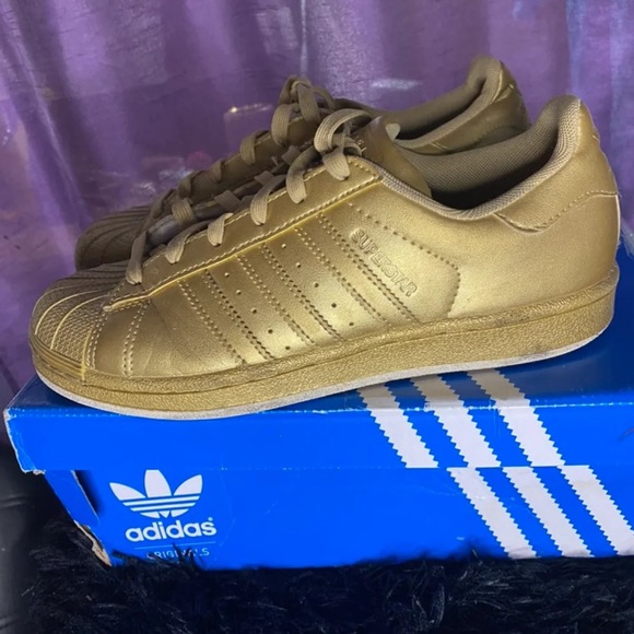 Adidas - Picture 3 of 5